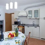 Lovely In With Wifi Apartament Ploce (Dubrovnik-Neretva)
