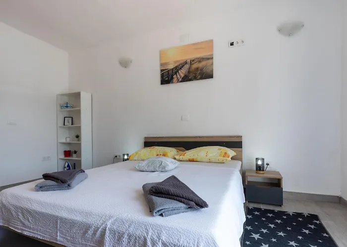 1 Bedroom Amazing In Apartment