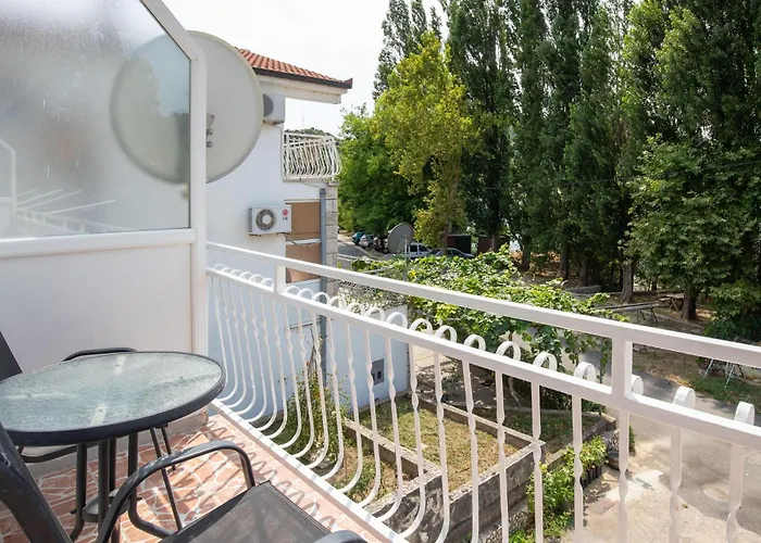 1 Bedroom Amazing In *