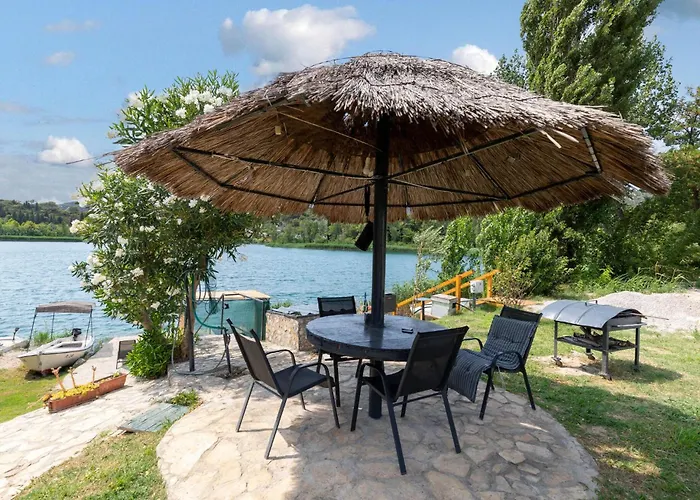 1 Bedroom Amazing In Apartment *