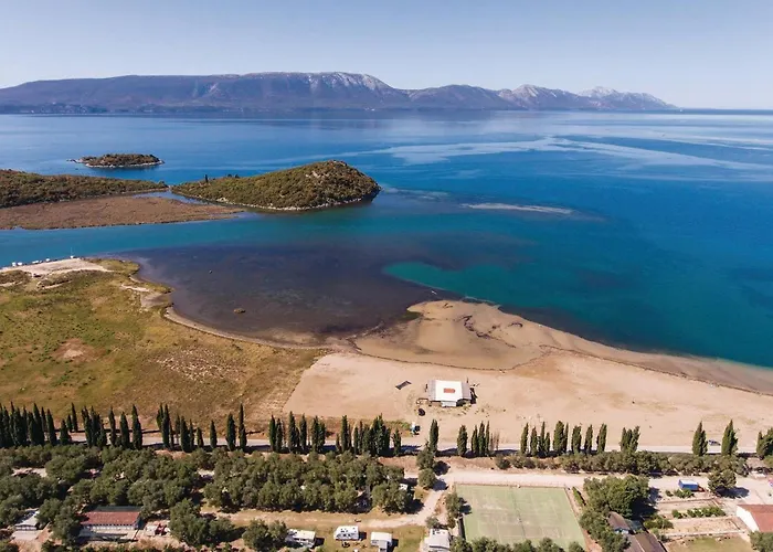 1 Bedroom Amazing In Apartment *