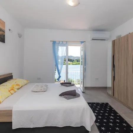 公寓 1 Bedroom Lovely Apartment In Ploce