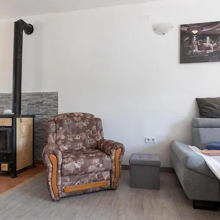 1 Bedroom Lovely Apartment In Ploce * 普洛切