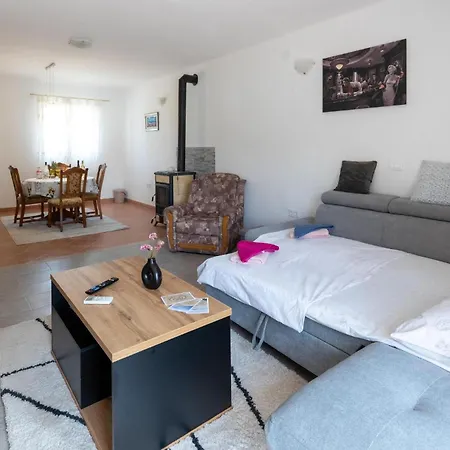 1 Bedroom Lovely Apartment In Ploce * Плоче