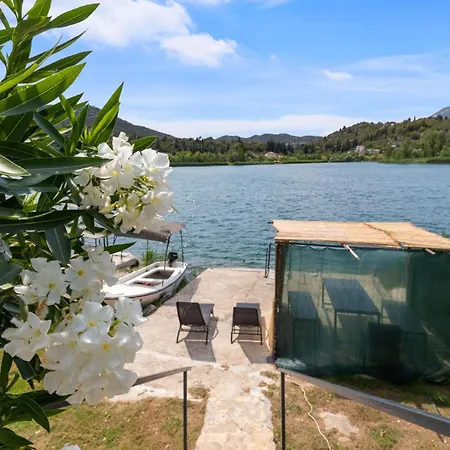 1 Bedroom Lovely Apartment In Ploce Апартаменты